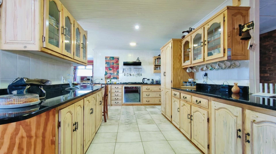 7 Bedroom Property for Sale in Bayview Western Cape